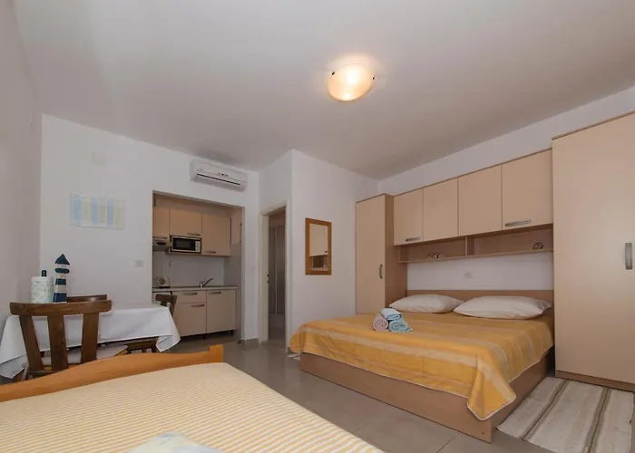 Besker * Μακάρσκα