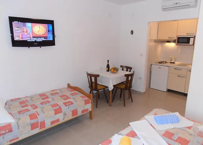 Besker Μακάρσκα